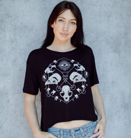 Skull Grid Open Neck Cropped Tee