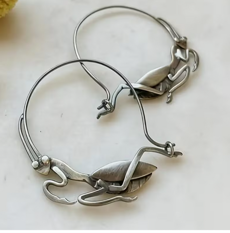 Praying Mantis Hoops