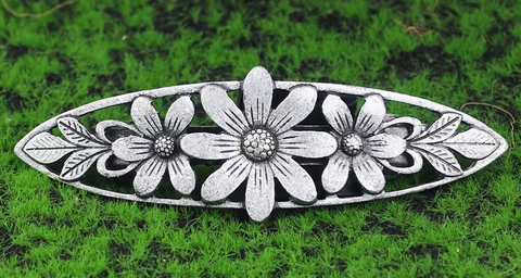 Daisy Silvery Hairclip