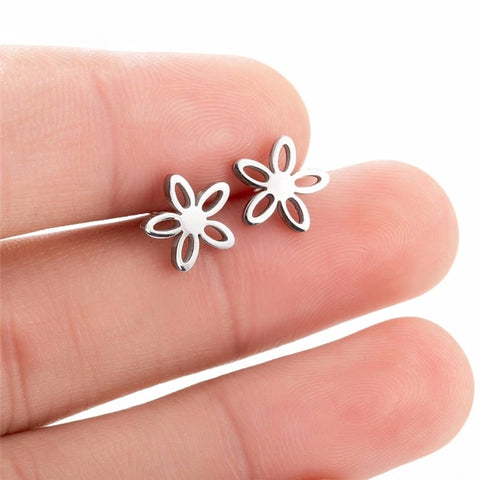 Daisy Flower Studs